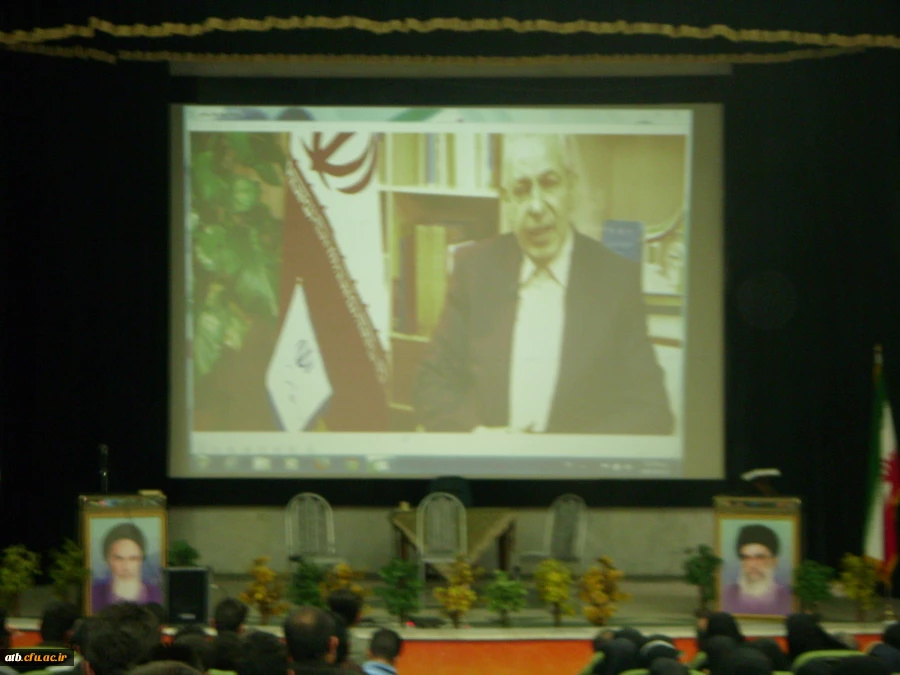 دکتر ساکی درآیین استقبال از دانشجویان جدید الورود پردیس های استان بوشهر:
زیر بنای حرفه معلمی بینش تربیتی است
 2