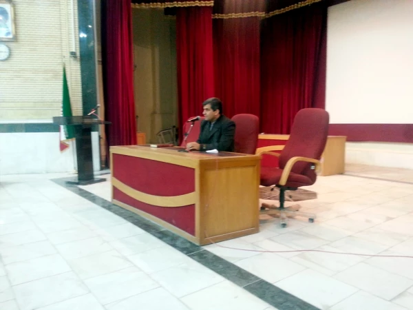 دیدار رئیس و مسئولین پردیس علامه طباطبایی بوشهر با دانشجویان پردیس 2