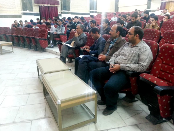 دیدار رئیس و مسئولین پردیس علامه طباطبایی بوشهر با دانشجویان پردیس 3