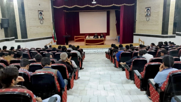 دیدار رئیس و مسئولین پردیس علامه طباطبایی بوشهر با دانشجویان پردیس 4