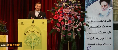 دکتر مهر محمدی در همایش ملی پژوهش:
معلم باید عنصری متعلق به جامعه دانایی محور باشد