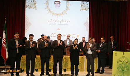 دکتر مهر محمدی در همایش ملی پژوهش:
معلم باید عنصری متعلق به جامعه دانایی محور باشد 4