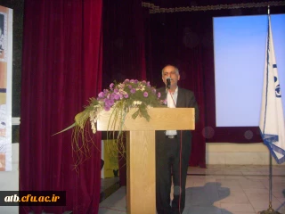 با همکاری دفتر فرهنگی – هنری و انجمن ادبی پردیس علامه طباطبایی برگزار گردید:
برنامه ادبی شاهنامه خوانی با حضور هنرمند ارجمند بوشهری استاد ایرج صغیری