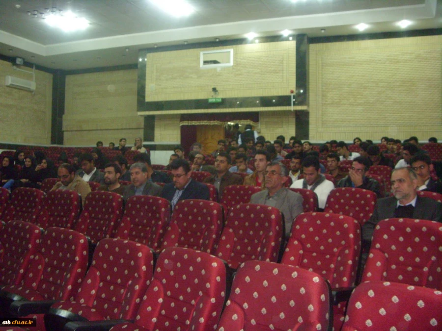 با همکاری دفتر فرهنگی – هنری و انجمن ادبی پردیس علامه طباطبایی برگزار گردید
برنامه ادبی شاهنامه خوانی با حضور هنرمند ارجمند بوشهری استاد ایرج صغیری  3