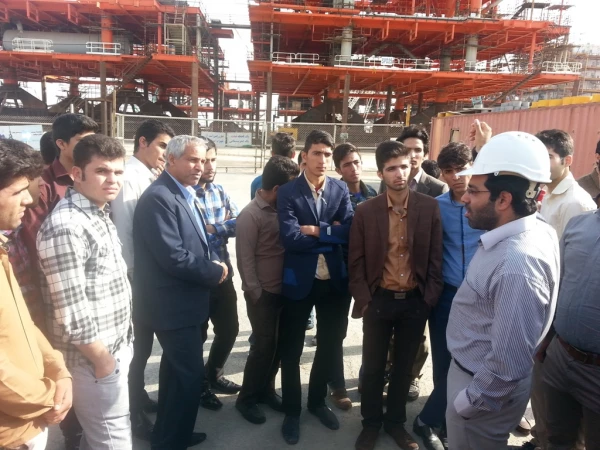 بازدید دانشجویان دانشگاه فرهنگیان پردیس علامه طباطبایی بوشهر از بزرگترین ناحیه صنعتی کشتی سازی ایران
