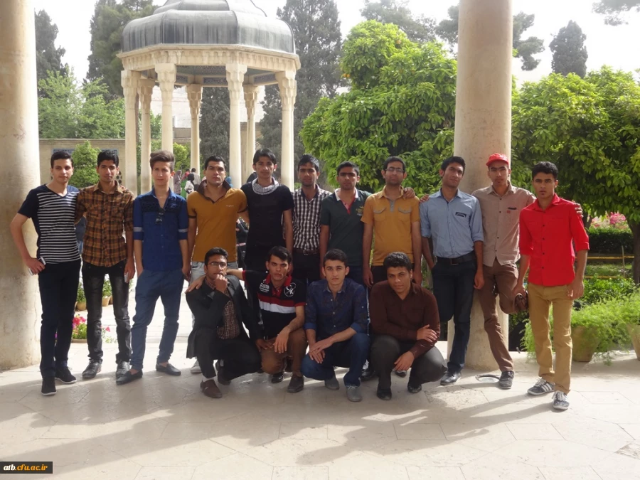 به همت فرهنگی هنری پردیس و انجمن علمی ادبی:
سفر انجمن علمی – ادبی و رشته ی دبیری زبان و ادبیات فارسی پردیس علامه طباطبایی بوشهر به شیراز 2