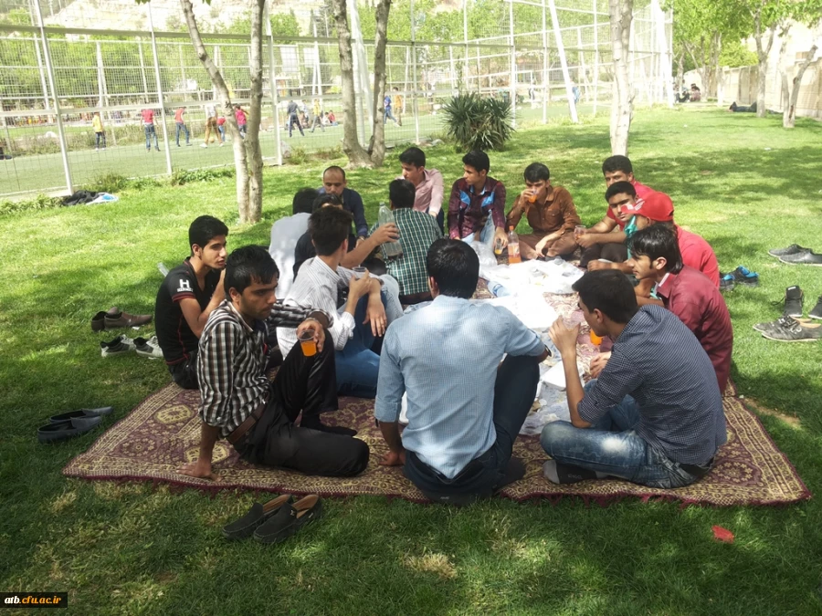 به همت فرهنگی هنری پردیس و انجمن علمی ادبی:
سفر انجمن علمی – ادبی و رشته ی دبیری زبان و ادبیات فارسی پردیس علامه طباطبایی بوشهر به شیراز 4