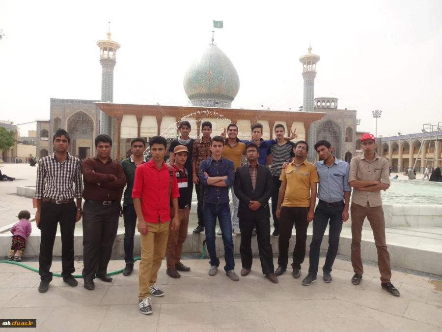 به همت فرهنگی هنری پردیس و انجمن علمی ادبی:
سفر انجمن علمی – ادبی و رشته ی دبیری زبان و ادبیات فارسی پردیس علامه طباطبایی بوشهر به شیراز 5