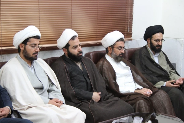 آیت الله صفایی بوشهری در دیدار مسئول نهاد نمایندگی مقام معظم رهبری در سازمان مرکزی دانشگاه فرهنگیان:
آموزش و پرورش باید تحول پیدا کند . باید در عرصه علم به ویژه علوم استراتژیک به خودکفایی برسیم.
 7