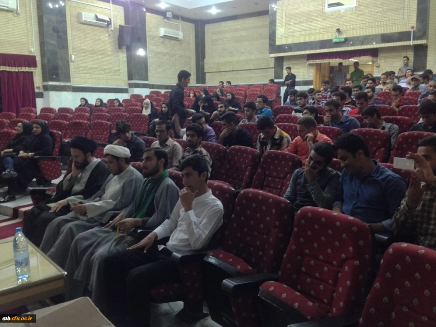 درپردیس علامه طباطبایی بوشهر به مناسبت هفته آموزش برگزار شد:
جلسه پرسش وپاسخ به شبهات اعتقادی 2