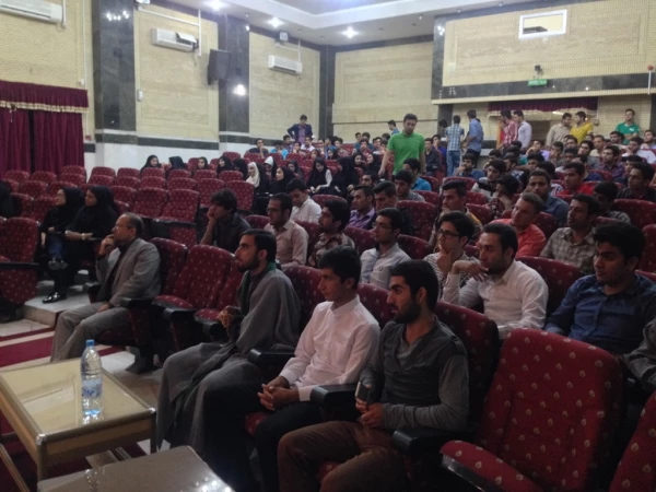 درپردیس علامه طباطبایی بوشهر به مناسبت هفته آموزش برگزار شد:
جلسه پرسش وپاسخ به شبهات اعتقادی 3