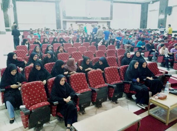 درپردیس علامه طباطبایی بوشهر به مناسبت هفته آموزش برگزار شد:
جلسه پرسش وپاسخ به شبهات اعتقادی 5