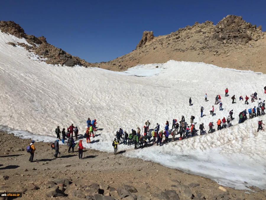 صعود دانشجو معلمان کوهنورد پردیس علامه طباطبایی و دانشگاه آزاد بوشهر به قله سبلان 2
