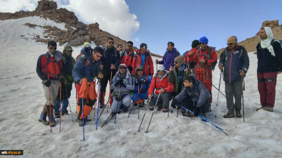 صعود دانشجو معلمان کوهنورد پردیس علامه طباطبایی و دانشگاه آزاد بوشهر به قله سبلان 7