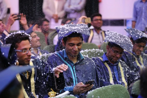 دانشگاه فرهنگیان استان بوشهر برگزار نمود:
جشن فارغ التحصیلی دانشجویان علوم تربیتی 
 2