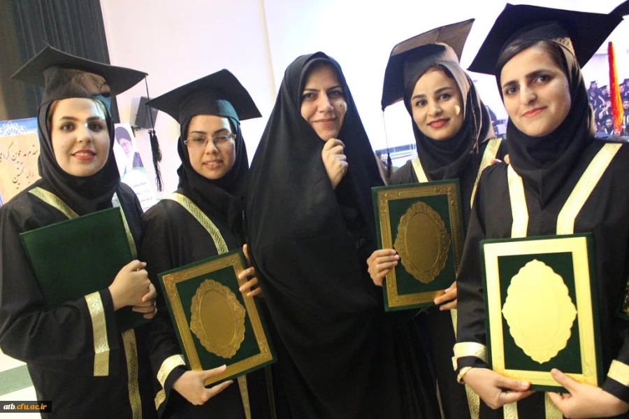 دانشگاه فرهنگیان استان بوشهر برگزار نمود:
جشن فارغ التحصیلی دانشجویان علوم تربیتی 
 12
