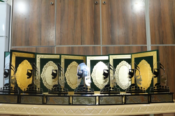 کسب موفقیت گروه تئاتر پردیس  3