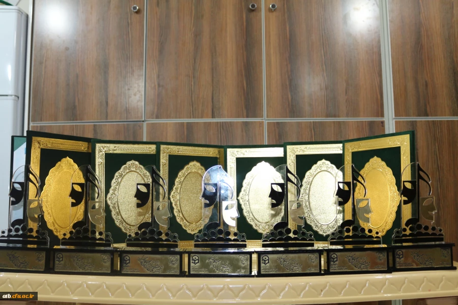 کسب موفقیت گروه تئاتر پردیس  3