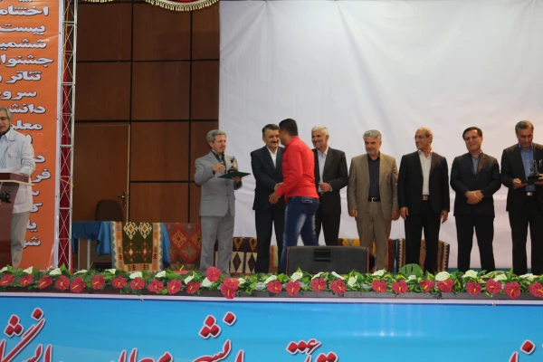 کسب موفقیت گروه تئاتر پردیس  7