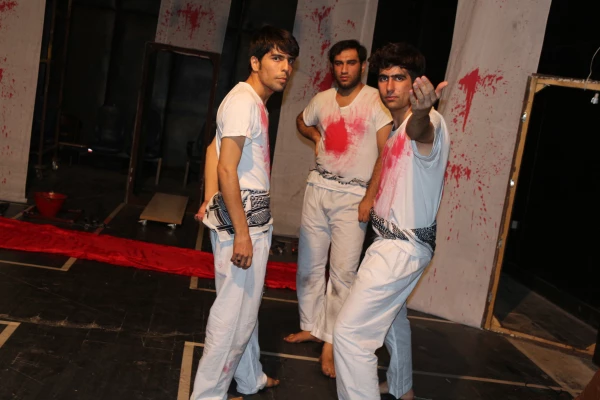 کسب موفقیت گروه تئاتر پردیس  10