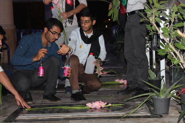 زیارت دانشجو معلمان و فعالان بسیجی پردیس علامه طباطبایی از قبورمطهر شهدا 7