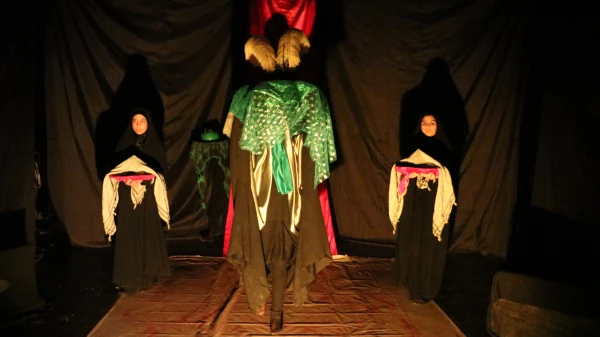 نمایش تئاتر آیینی ما رایت الا جمیلا  4