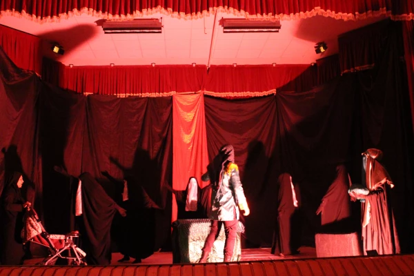 نمایش تئاتر آیینی ما رایت الا جمیلا  5