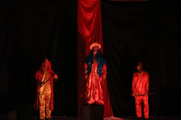 نمایش تئاتر آیینی ما رایت الا جمیلا  8