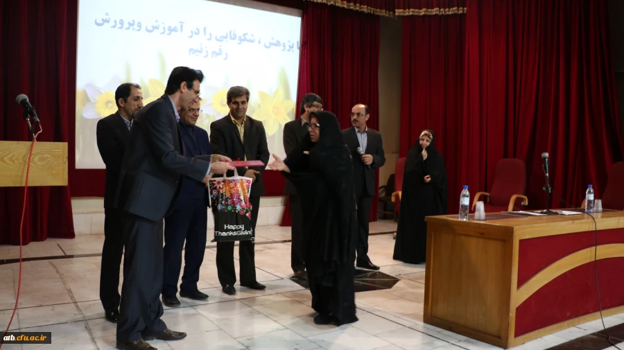 گزارش بزرگداشت هفته پژوهش  10