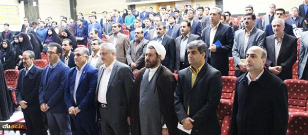 دکتر قنبری در آیین افتتاحیه سومین همایش کشوری دبیران منتخب شورای صنفی رفاهی و نمایندگان تشکل های اسلامی:
همگرایی و هم اندیشی دانشجومعلمان در راستای ارتقاء سطح خدمات آموزش و فرهنگی دانشگاه، طی برگزاری چنین دوره هایی محقق می شود 2