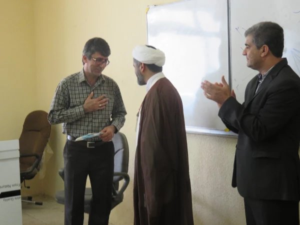 تجلیل از  اساتید در هفته معلم 2