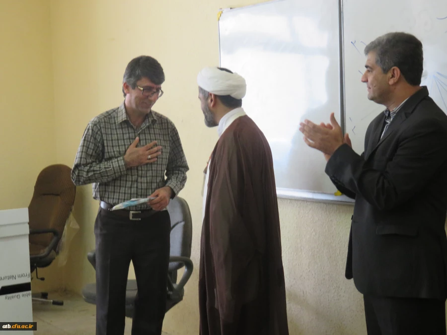 تجلیل از  اساتید در هفته معلم 2