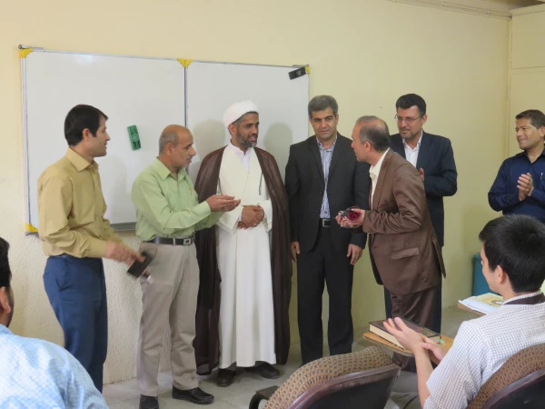 تجلیل از  اساتید در هفته معلم 10