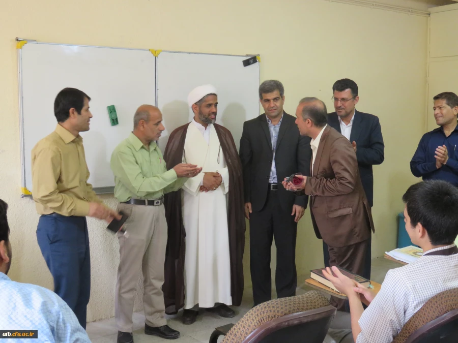 تجلیل از  اساتید در هفته معلم 10