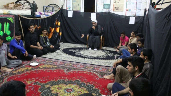 به همت هیئت عزاداری دانشجویی امام علی (ع)پردیس علامه طباطبایی برگزار شد
آیین عزاداری شهادت حضرت فاطمه (س)  6