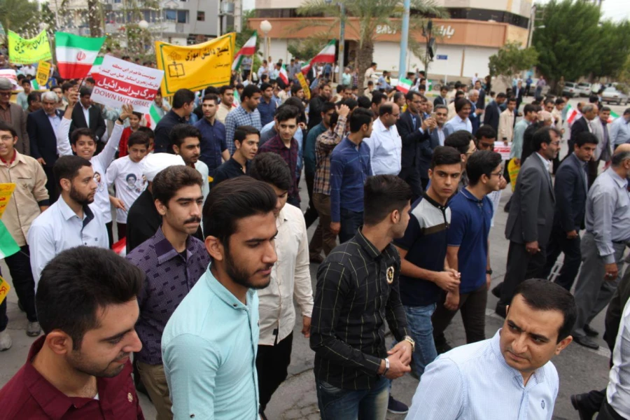 حضور باشکوه مسئولان، اساتید و دانشجو معلمان دانشگاه فرهنگیان استان بوشهر در راهپیمایی ۱۳ آبان 4