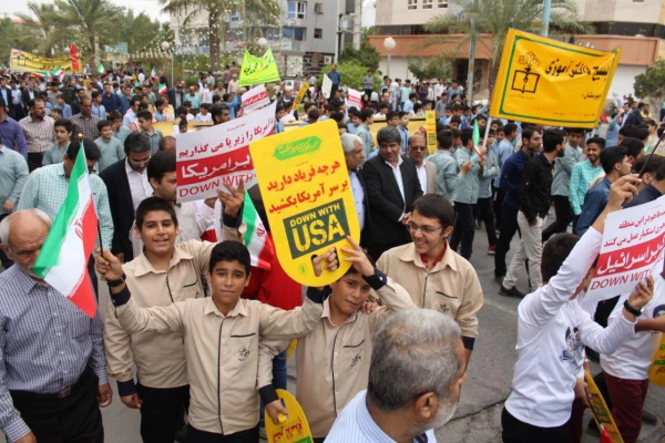 حضور باشکوه مسئولان، اساتید و دانشجو معلمان دانشگاه فرهنگیان استان بوشهر در راهپیمایی ۱۳ آبان 6