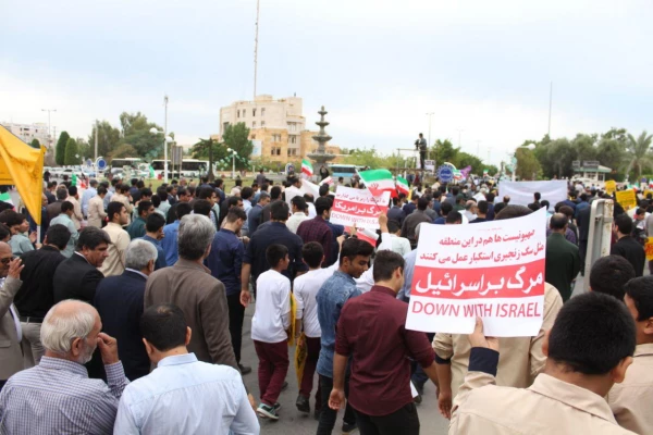 حضور باشکوه مسئولان، اساتید و دانشجو معلمان دانشگاه فرهنگیان استان بوشهر در راهپیمایی ۱۳ آبان 7