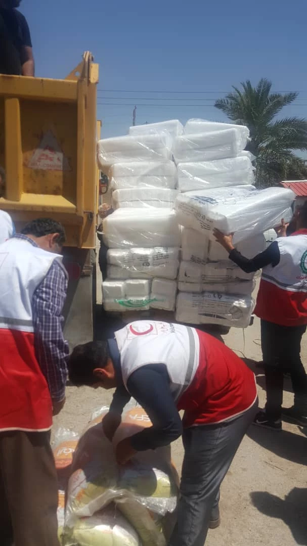 بدرقه و اعزام جمعی از دانشجومعلمان جهادگر داوطلب پردیس علامه طباطبایی دانشگاه فرهنگیان استان بوشهر به مناطق سیل زده خوزستان برای امدادرسانی به هموطنان سیل زده 9