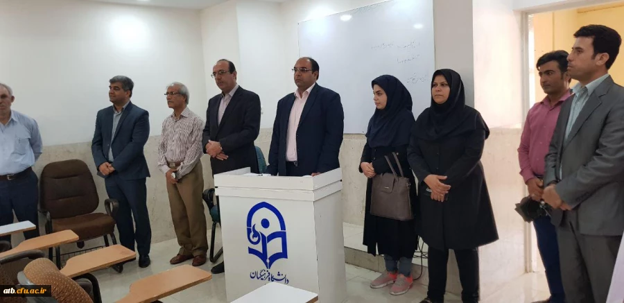 حضور برخی دانشجومعلمان پردیس علامه طباطبایی بوشهر با لباس محلی در کلاس درس 3