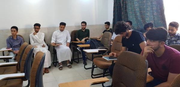 حضور برخی دانشجومعلمان پردیس علامه طباطبایی بوشهر با لباس محلی در کلاس درس 5