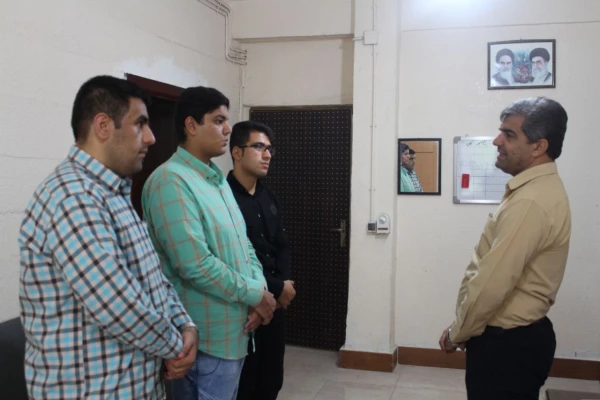 خداحافظی دانشجویان دانش آموخته ورودی ۹۴پردیس علامه طباطبایی بوشهر با رئیس دانشگاه  4