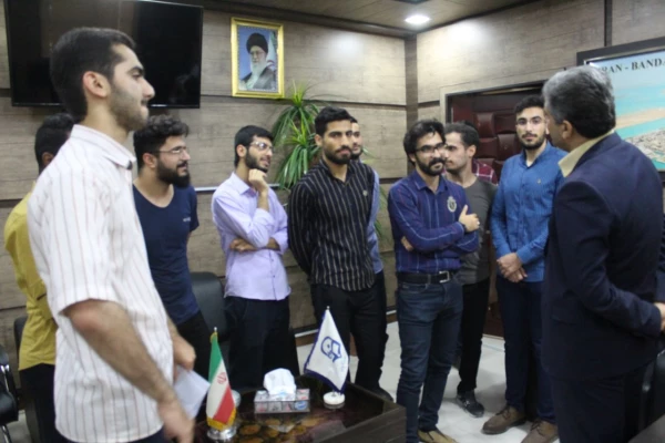 خداحافظی دانشجویان دانش آموخته ورودی ۹۴پردیس علامه طباطبایی بوشهر با رئیس دانشگاه  9