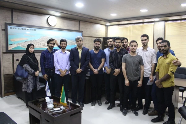 خداحافظی دانشجویان دانش آموخته ورودی ۹۴پردیس علامه طباطبایی بوشهر با رئیس دانشگاه  10