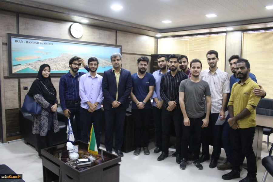 خداحافظی دانشجویان دانش آموخته ورودی ۹۴پردیس علامه طباطبایی بوشهر با رئیس دانشگاه  10