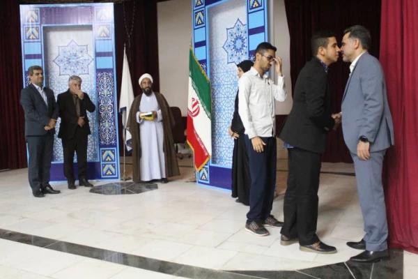 با حضور مشاور رئیس دانشگاه فرهنگیان کشور؛
برگزاری آئین استقبال دانشجومعلمان نوورود پردیس علامه طباطبایی بوشهر
 3