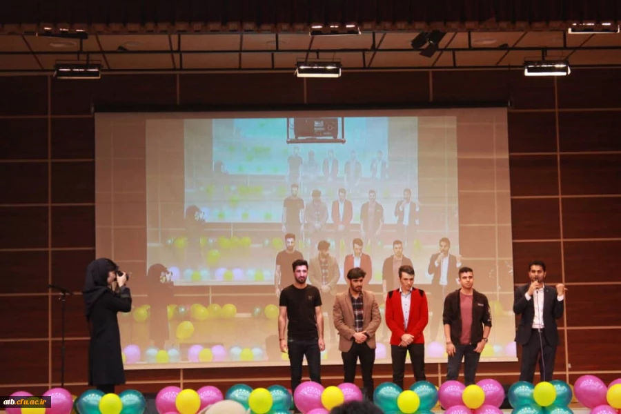 با حضور مشاور اجرایی معاون طرح و برنامه و توسعه مدیریت و مدیرکل حقوقی دانشگاه فرهنگیان

جشن بزرگ روز دانشجو دانشگاه فرهنگیان استان بوشهر برگزار شد 13