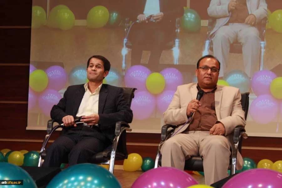 با حضور مشاور اجرایی معاون طرح و برنامه و توسعه مدیریت و مدیرکل حقوقی دانشگاه فرهنگیان

جشن بزرگ روز دانشجو دانشگاه فرهنگیان استان بوشهر برگزار شد 19